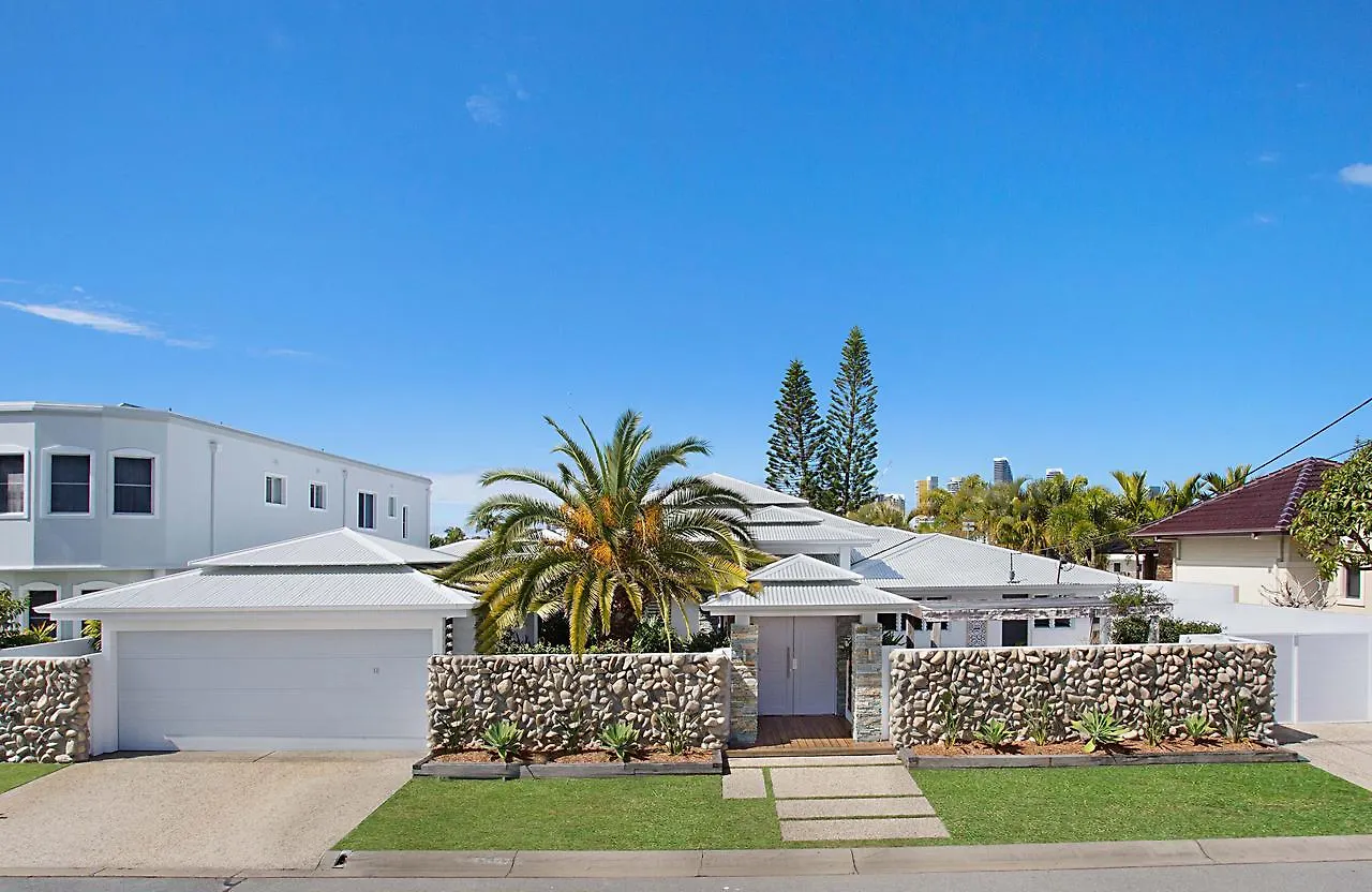Coastal Elegance Vila Gold Coast