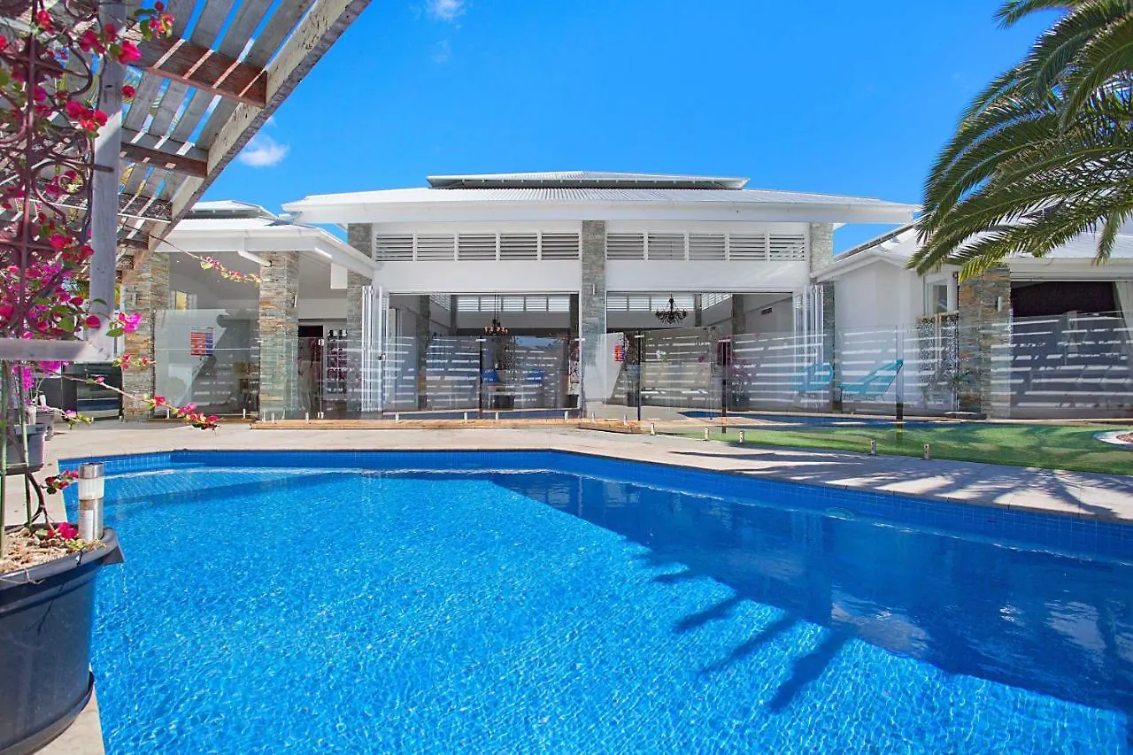 Casa de Férias Coastal Elegance Vila Gold Coast