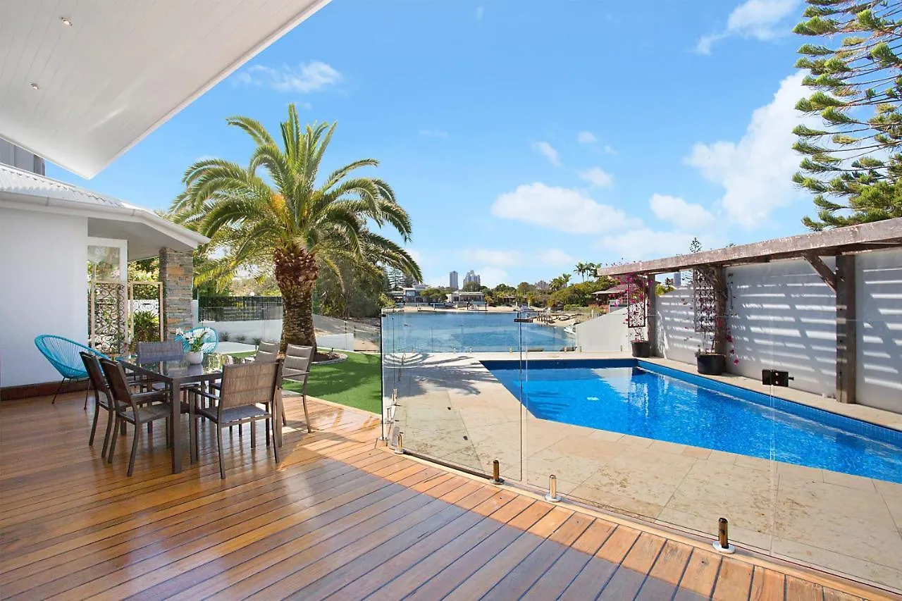 Coastal Elegance Vila Gold Coast